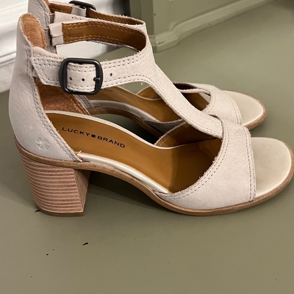 ✨ Lucky Brand “Sambeni” T-Strap Sandals – Nude – Women’s 7M - Picture 6 of 10